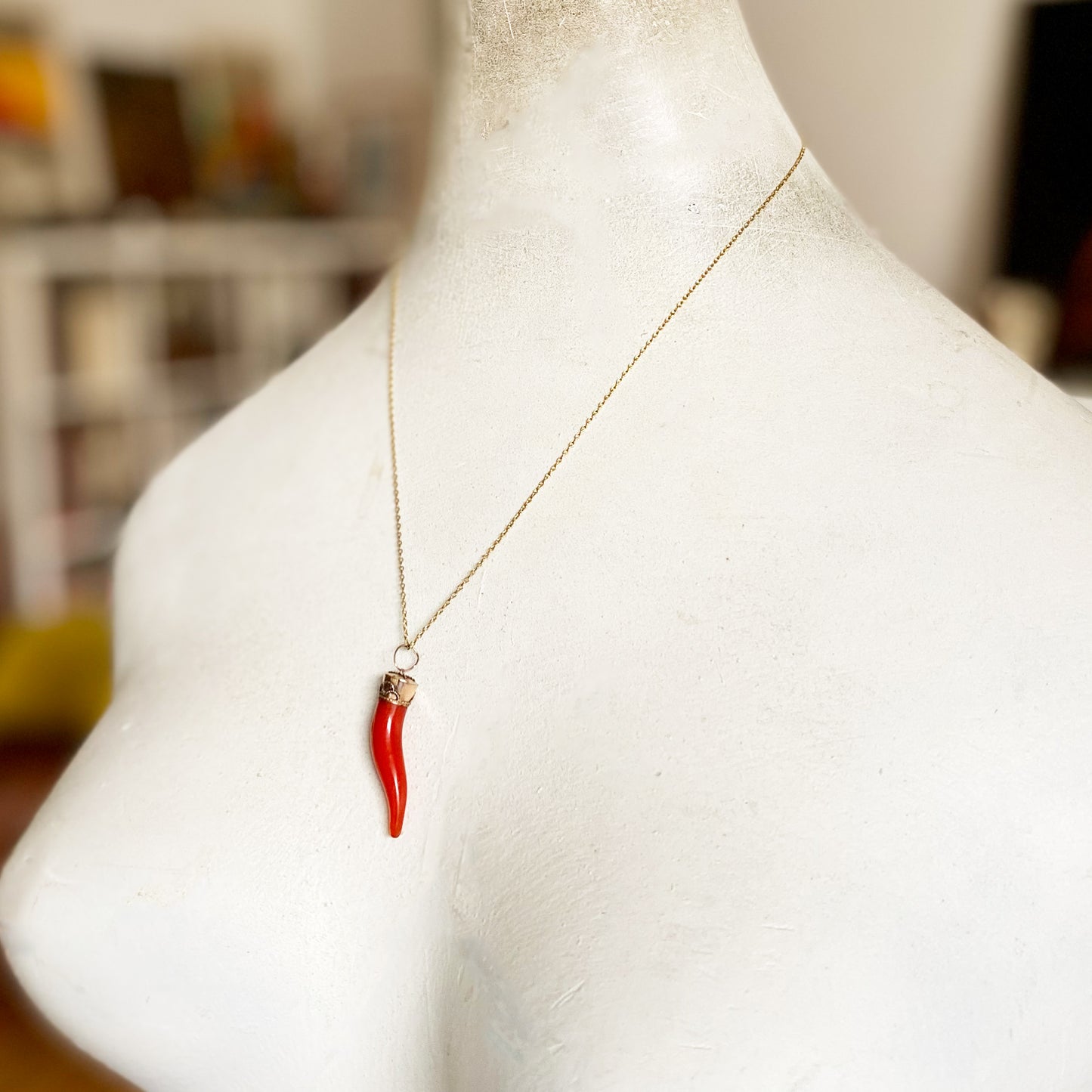 Vintage 9k Gold Horn Charm, Bakelite Corno 9 ct Gold Amulet Pendant