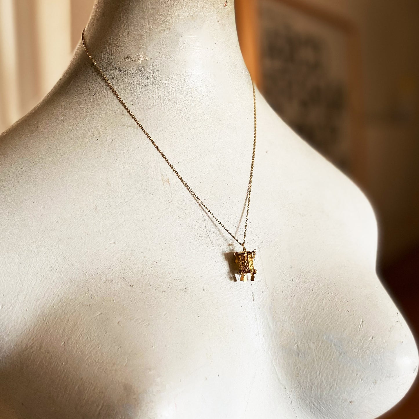 Vintage 14k Gold Chinese Lantern Pendant