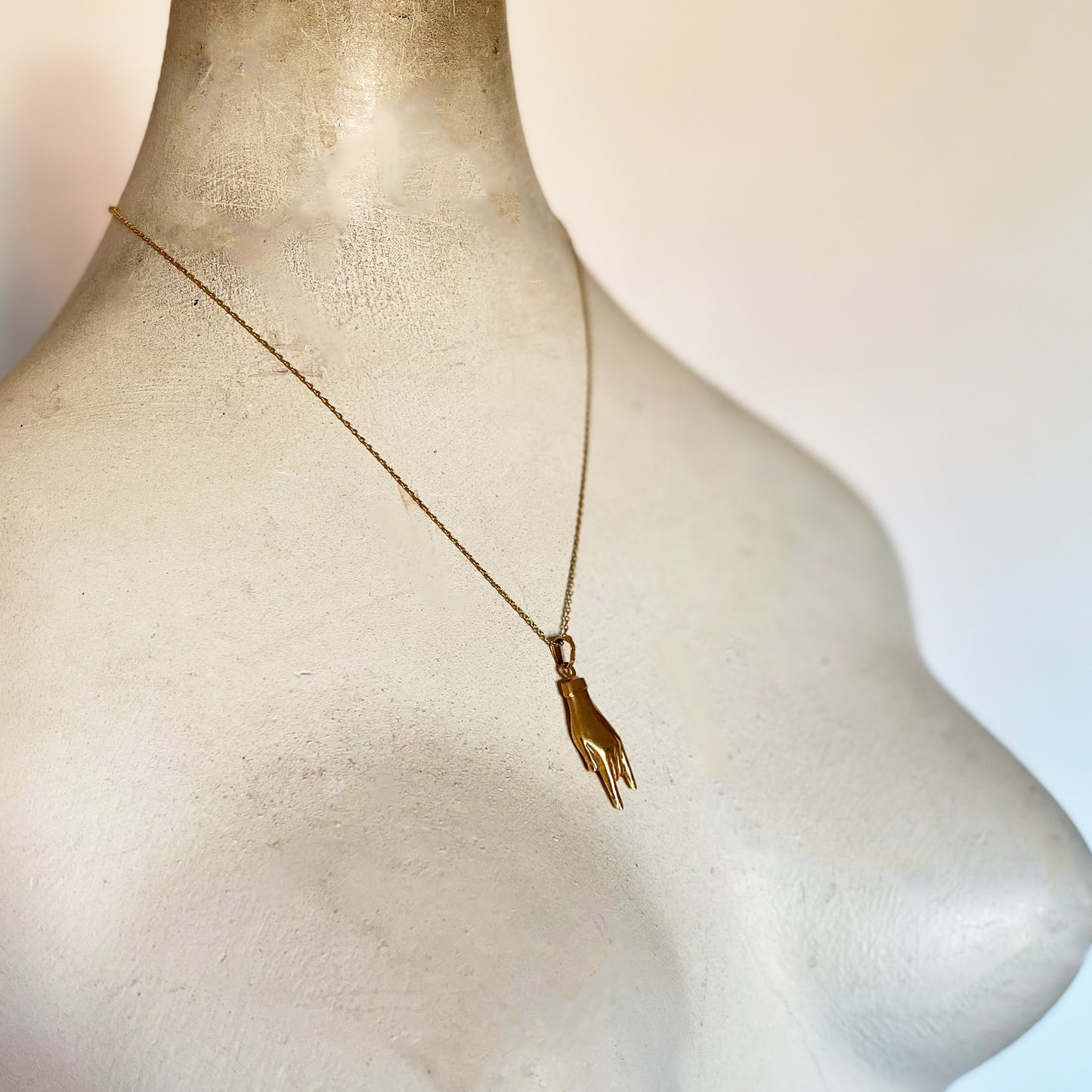 Vintage 18k Gold Horned Hand Figa Charm