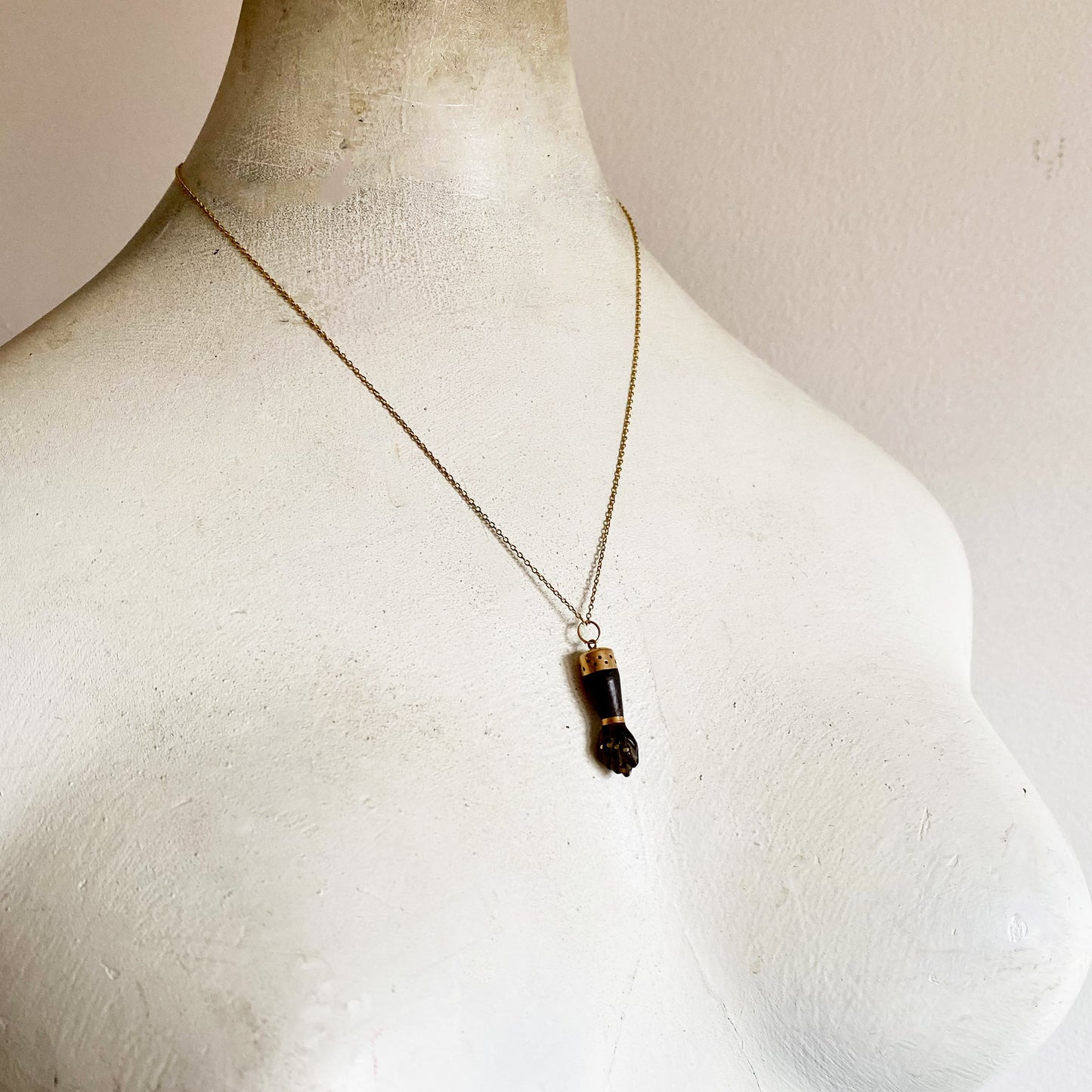 Antique 18k Gold Figa Hand, Victorian Stained Horn Pendant, Lucky Charm, 1800s, Mano Fico, Figa Charm, Hand Charm, Evil Eye, Hand Jewelry