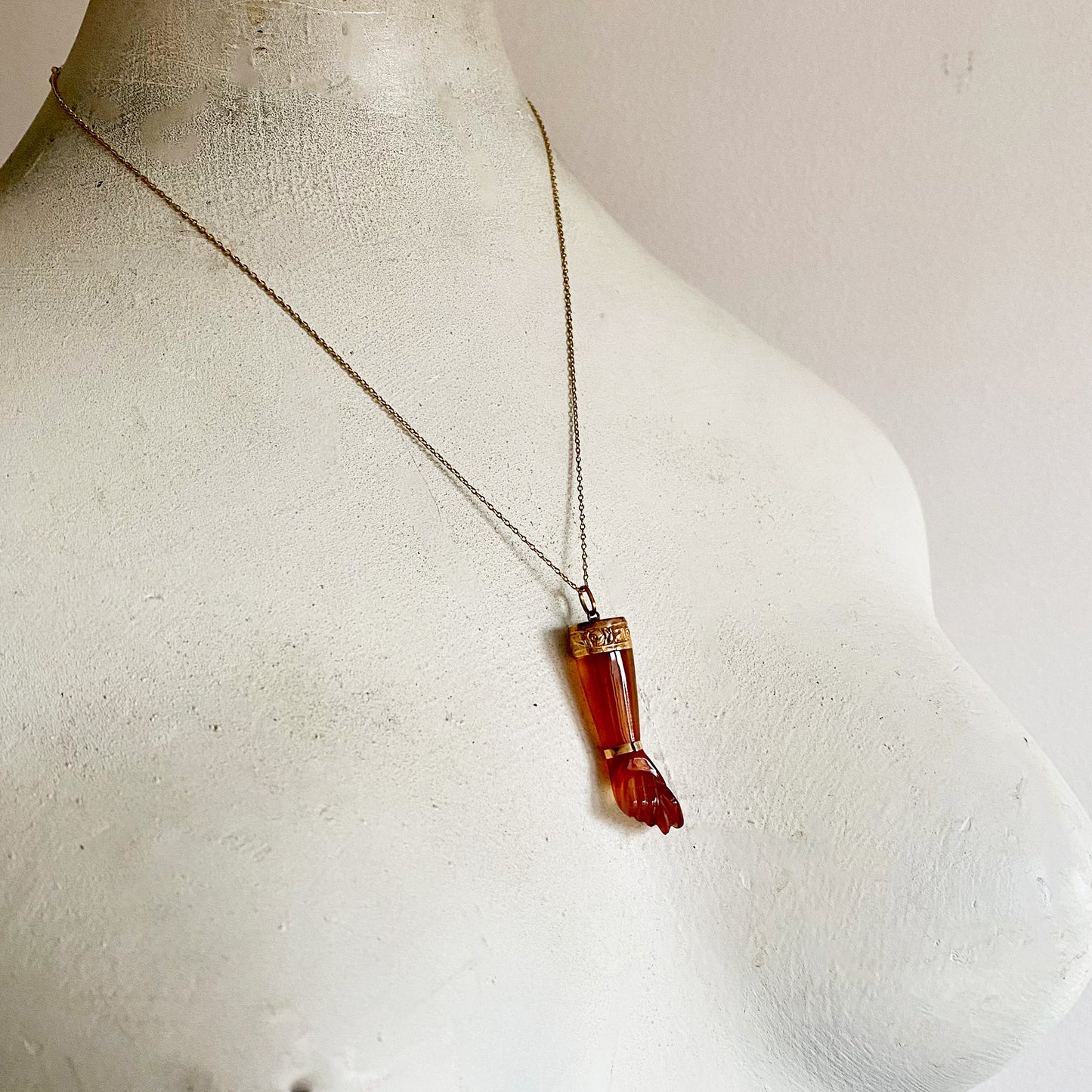 Vintage 10k Gold Agate Figa Hand Pendant, Mano Fico Amulet, Carved Agate Talisman Charm, Mid-Century Lucky Hand