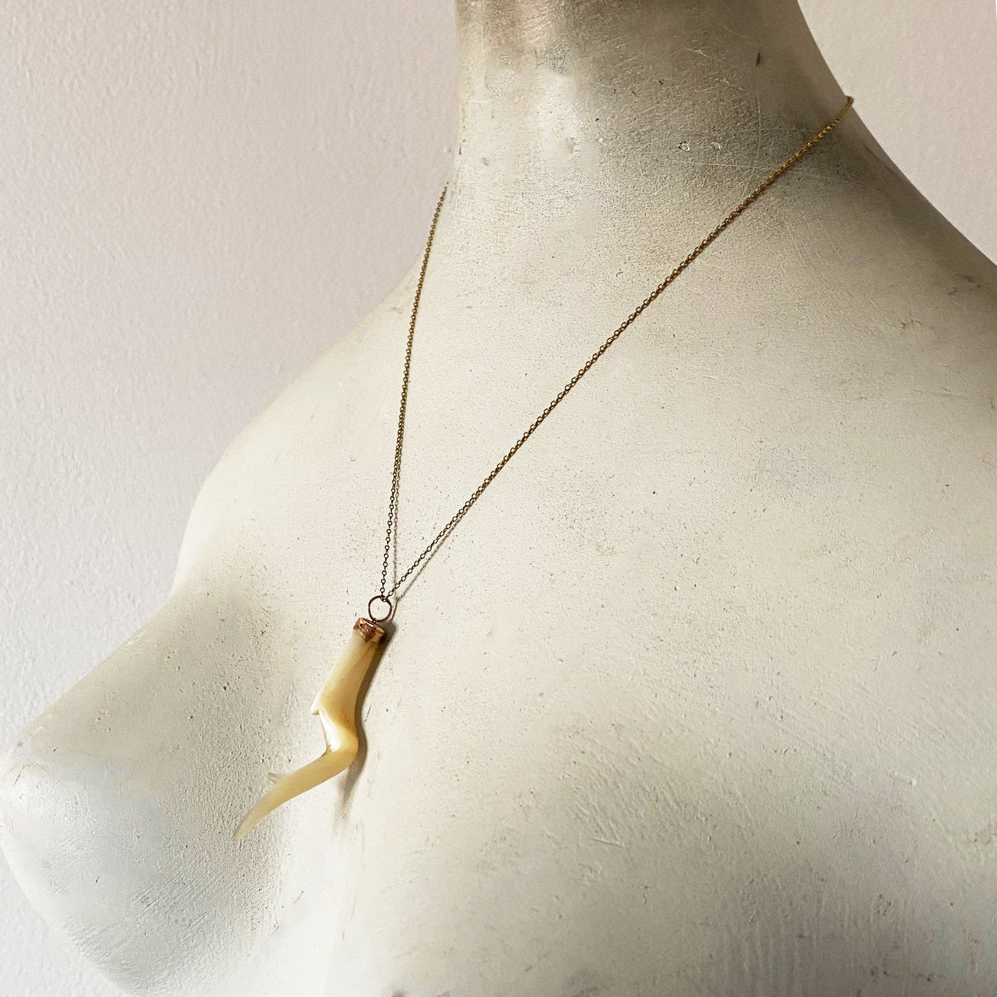 Victorian 18k Gold Natural Mother of Pearl Branch, 1800s Antique Twig, 18 ct Gold Cornetto, Horn Evil Eye Corno Charm Curniciello Horn