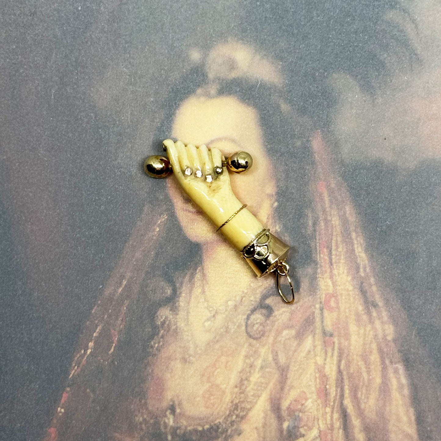 Vintage 18K Gold Fist, Resin, 1940s Hand Pendant, Amulet, Bakelite Mano Fico, Fist Pendant, Evil Eye, Figa Charm, Lucky Charm, Mano Figa