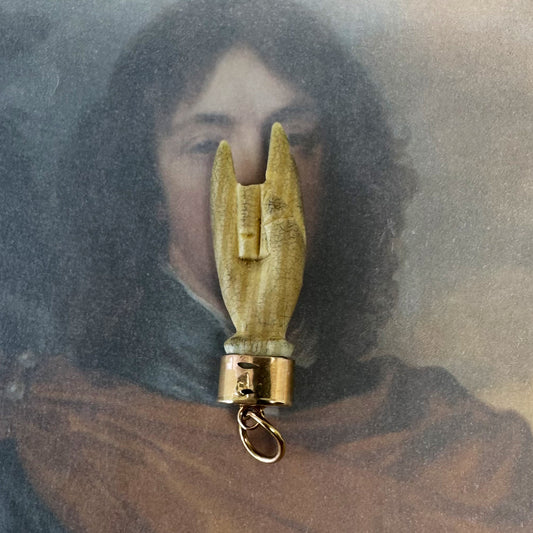 Vintage 14k Gold Resin Horned Hand, 1950s Mano Cornuta, Sign Of Horns, Lucky Charm, Figa Charm, Talisman, Amulet