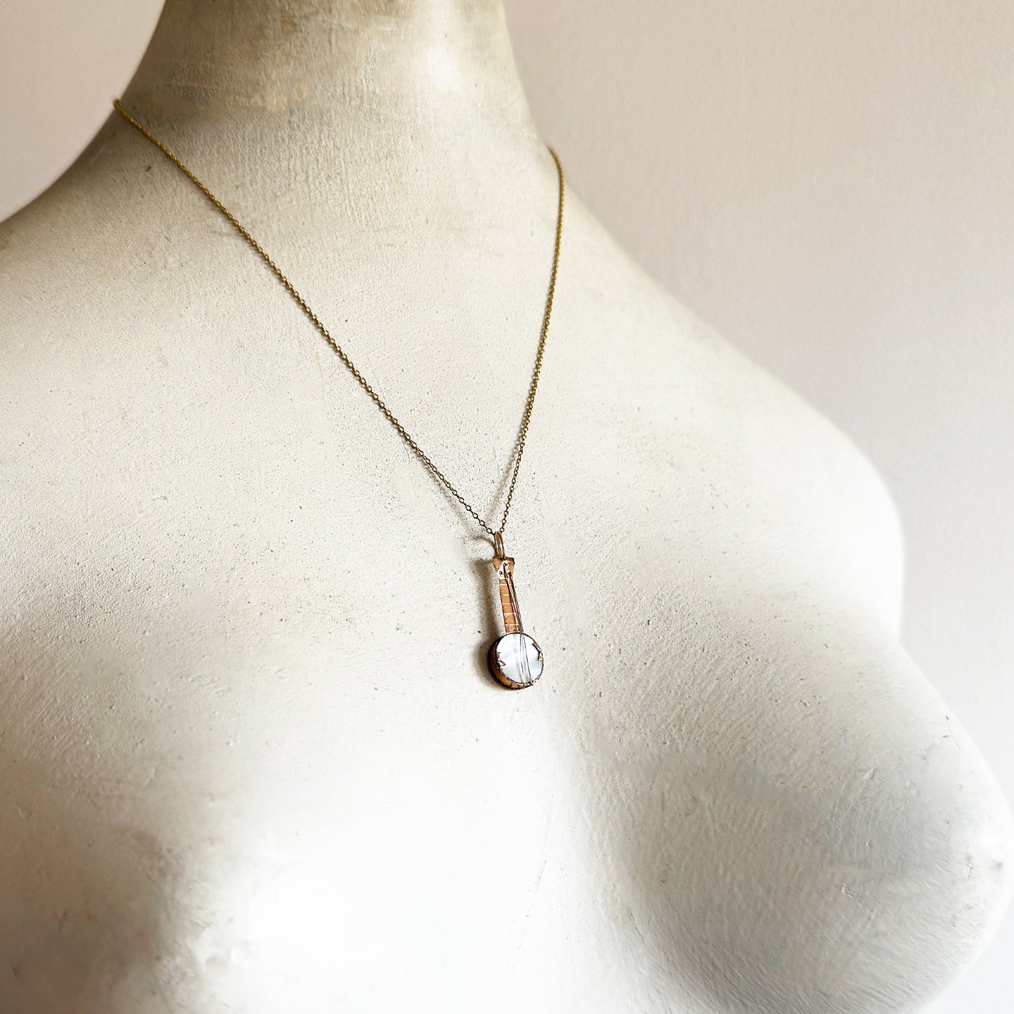 Antique 9k Gold Banjo Charm, 1920s Mother of Pearl Music Pendant, Gold String Instrument Charm, Musical Jewellery, Banjo Pendant, Music Gift
