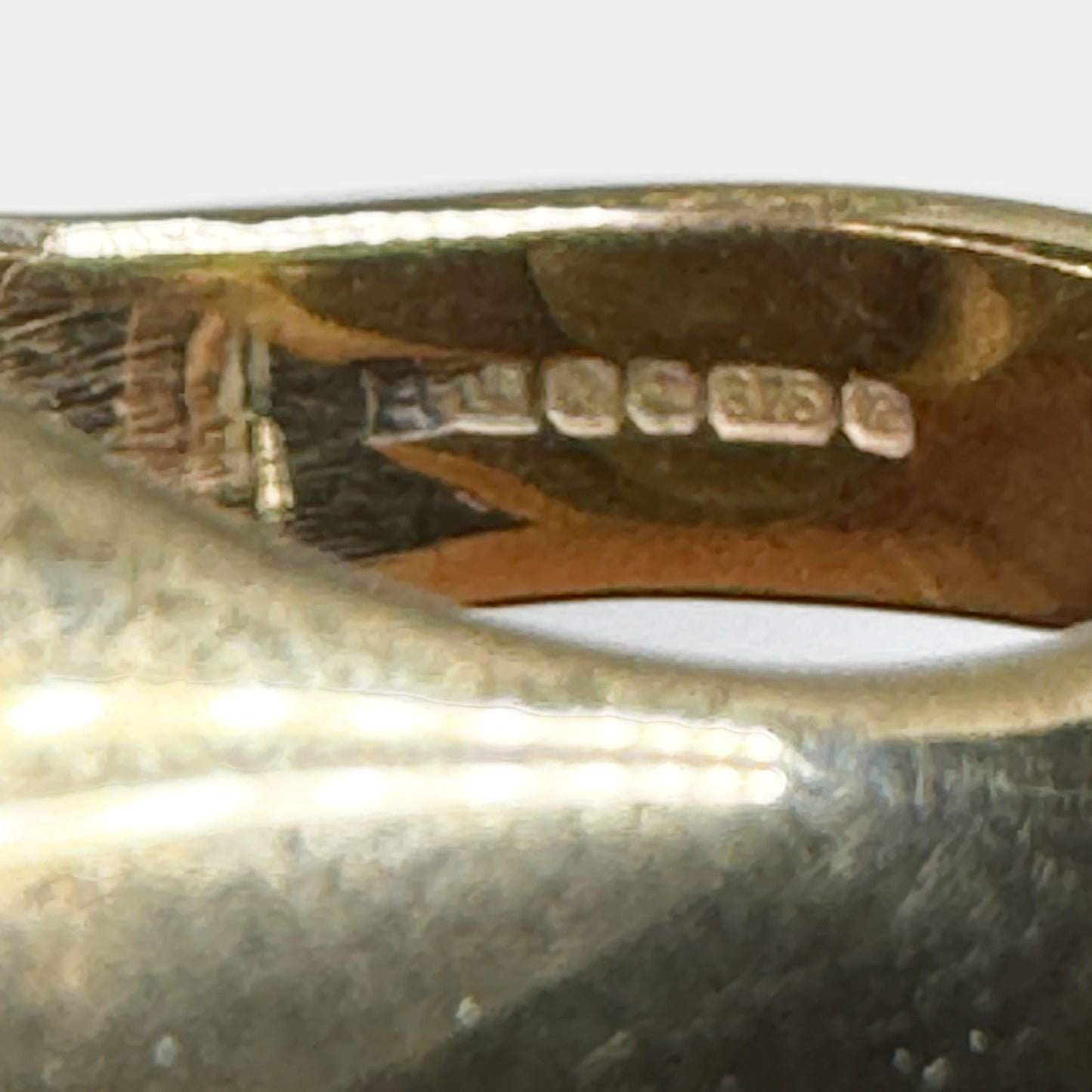 Vintage 9k Gold Chalcedony Intaglio Ring, Coat Of Arms Motto, Signet Ring, Family Crest Signet Ring, Seal Ring, Royalty Ring