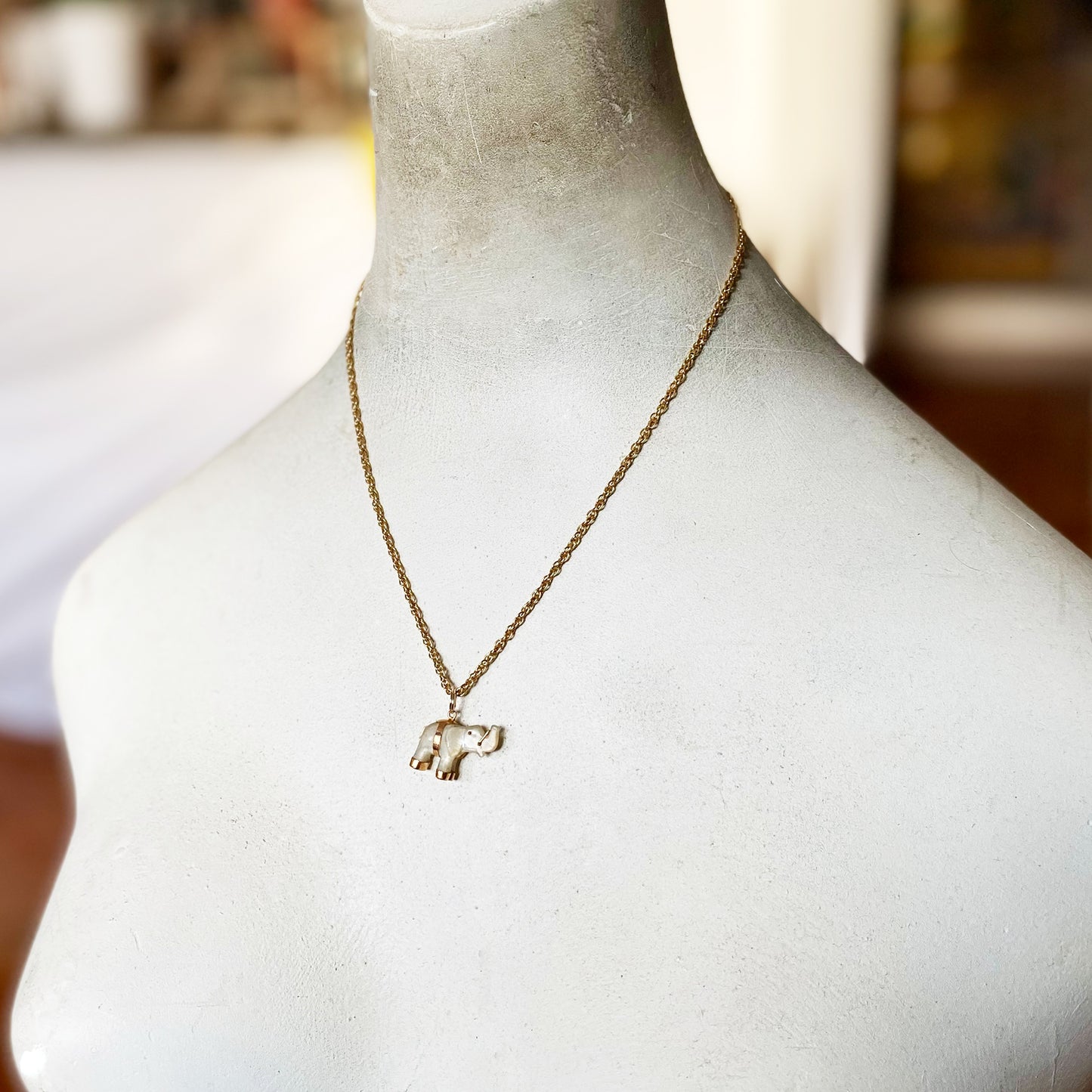 Vintage 18k Gold Mother of Pearl Elephant Pendant