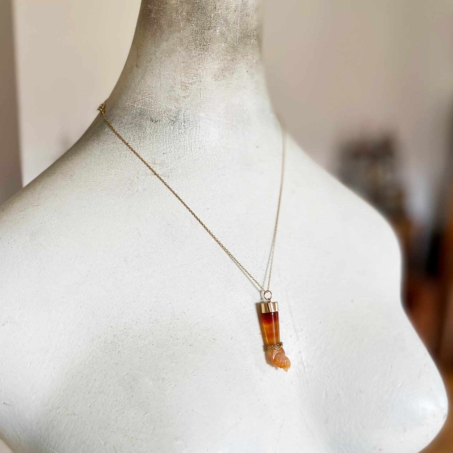 Antique 1950s 14K Gold Agate Figa Charm