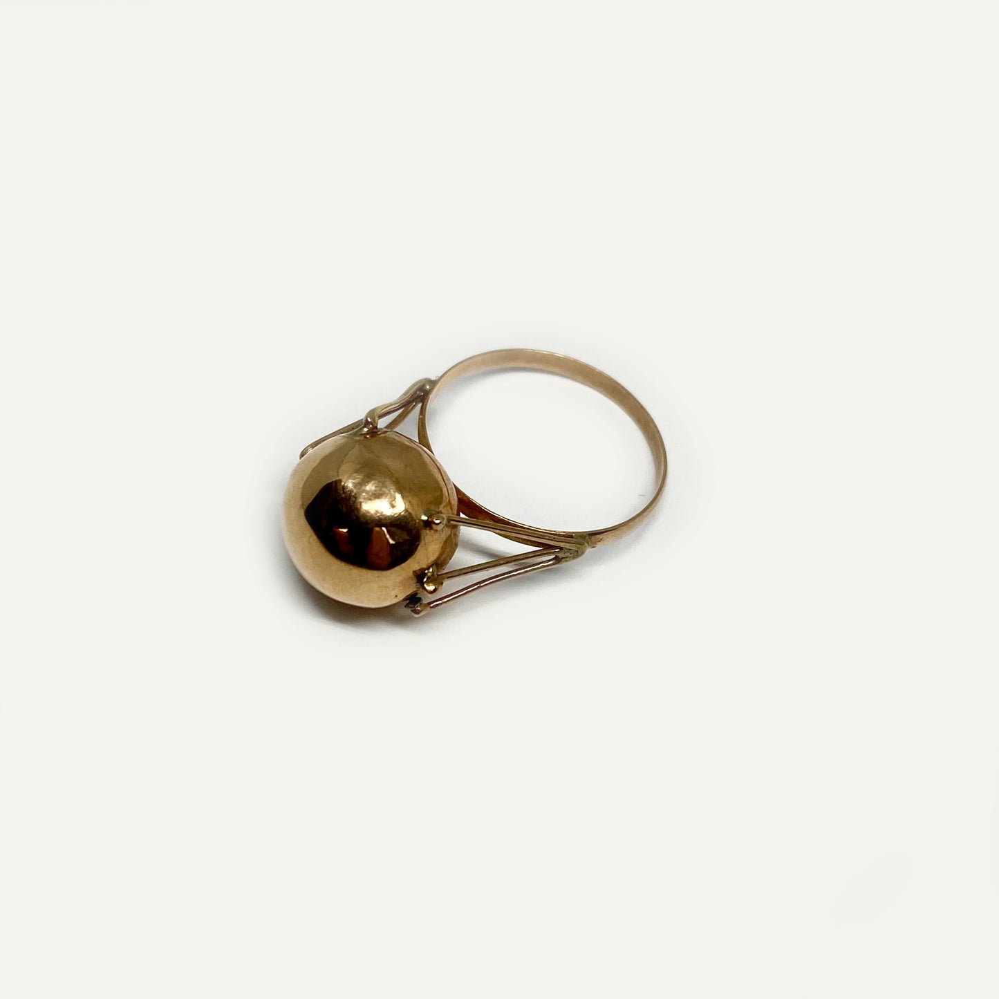 Vintage 9k Gold Ball Solitaire Ring
