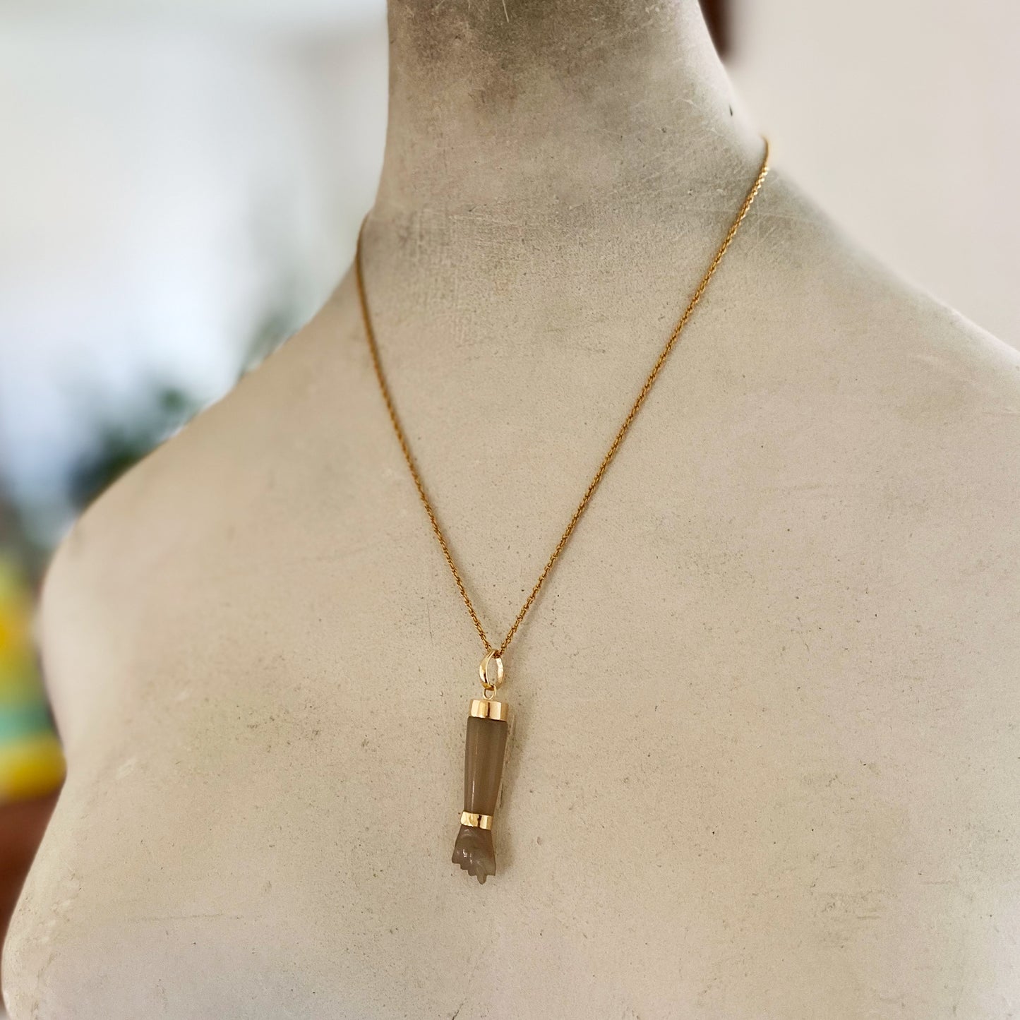 Vintage 14k Gold Agate Figa Charm Hand