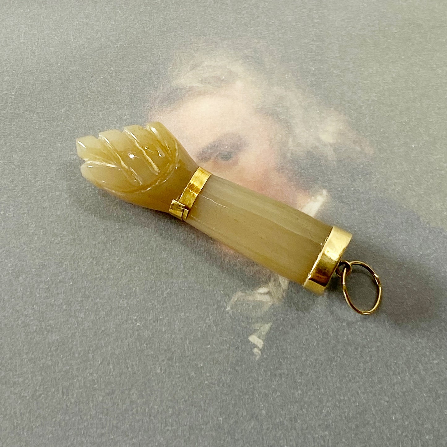 Antique 18K Gold Natural Agate Figa Charm