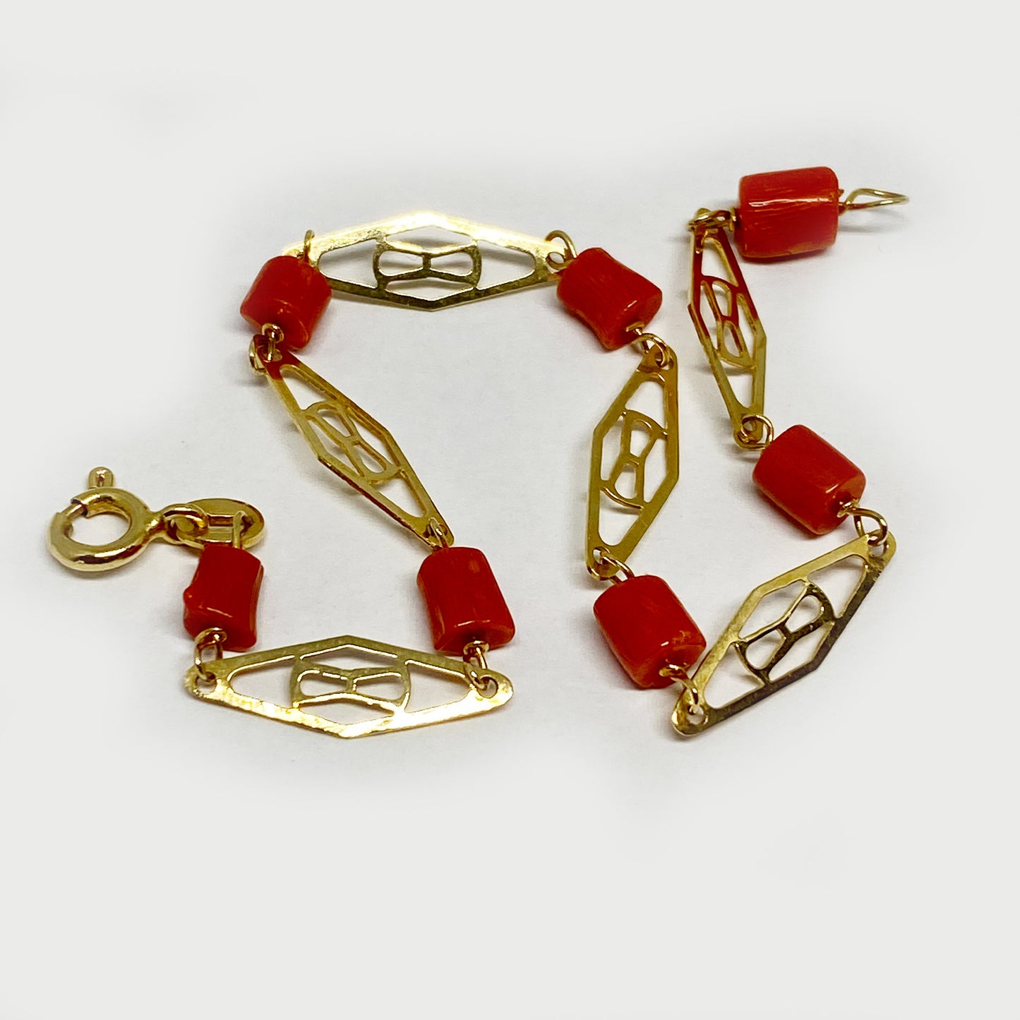 Vintage 18k Gold Natural Coral Beaded Bracelet