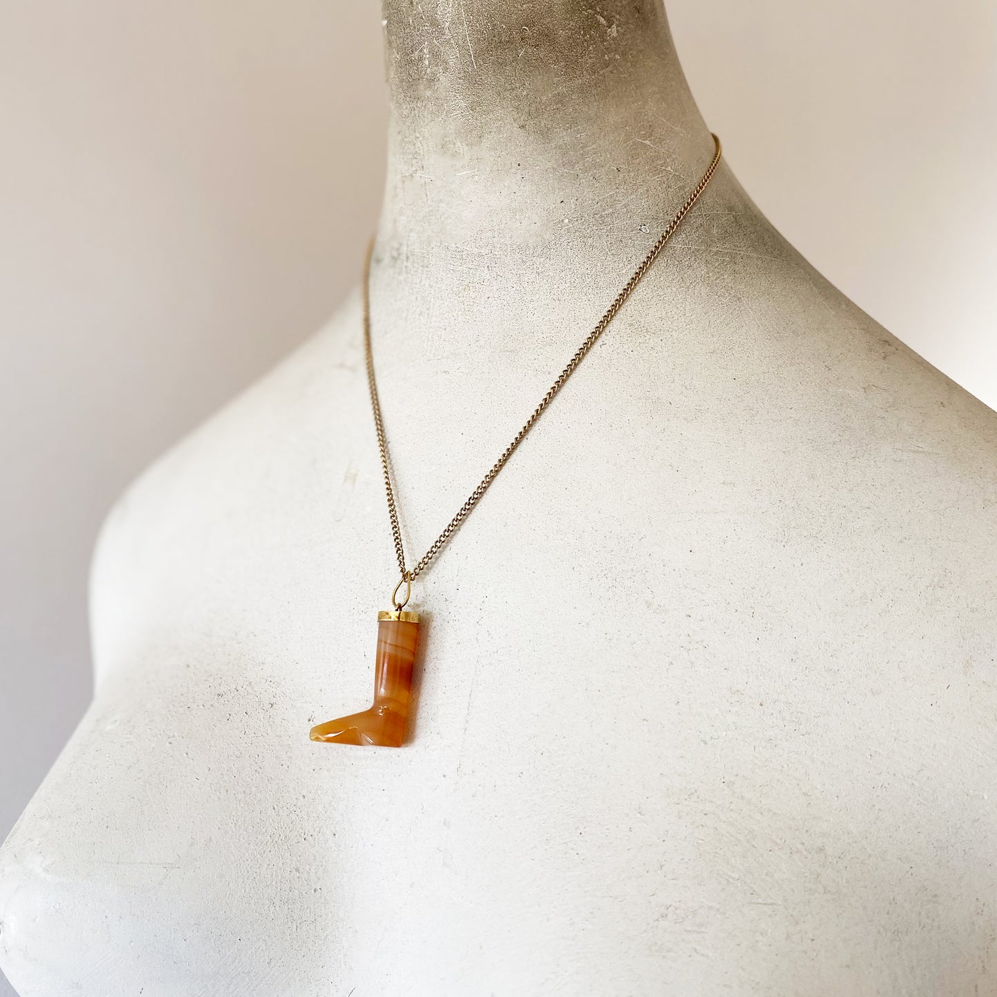 Vintage 14k Gold Agate Leg Pendant