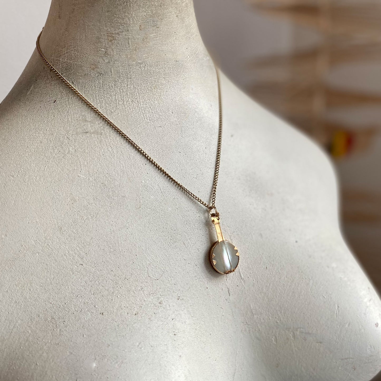 Antique 14k Gold 1920s Mother of Pearl Banjo Instrument Pendant (1117)