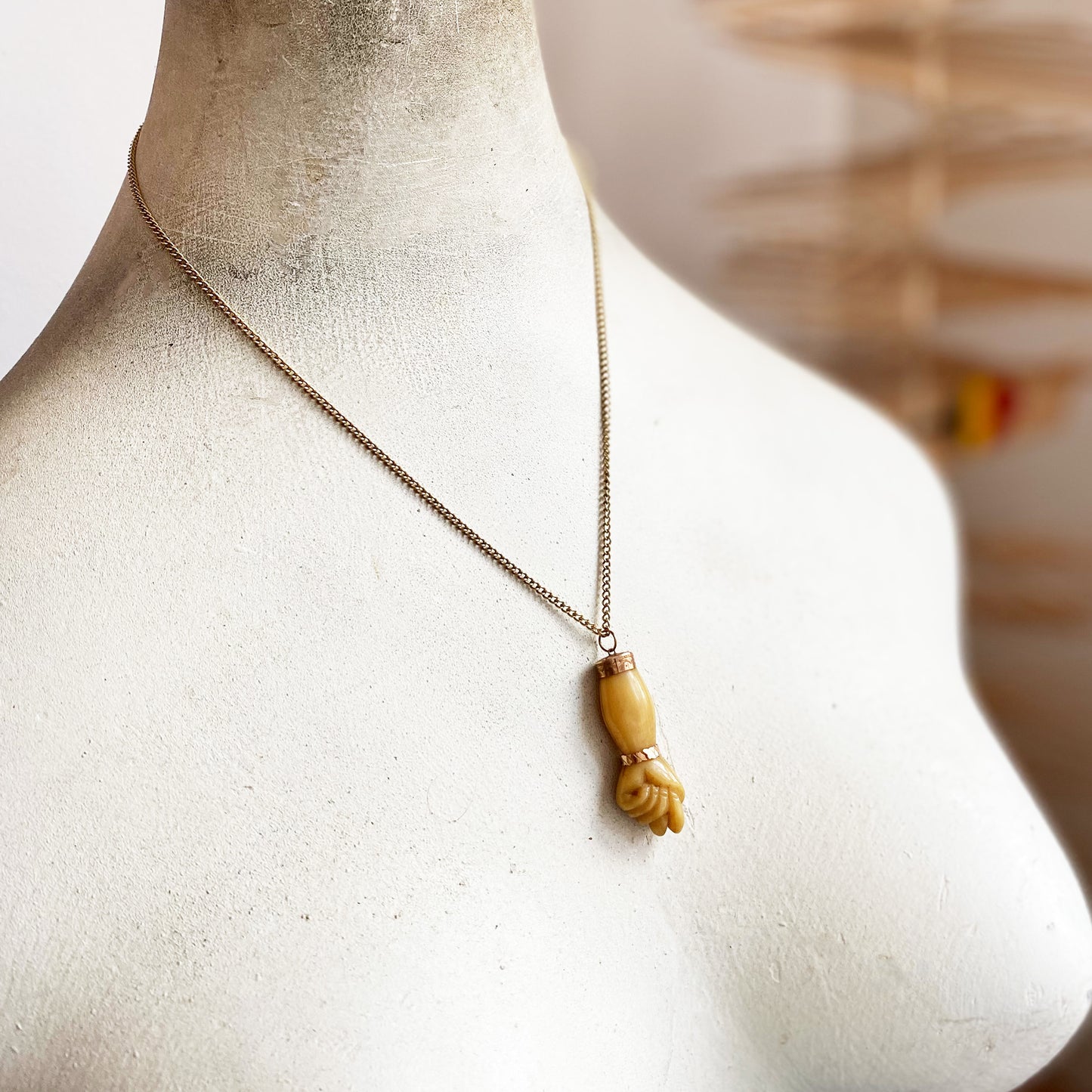 Vintage 18k Gold Resin Beige Yellowish 1960s Figa Charm (1137)