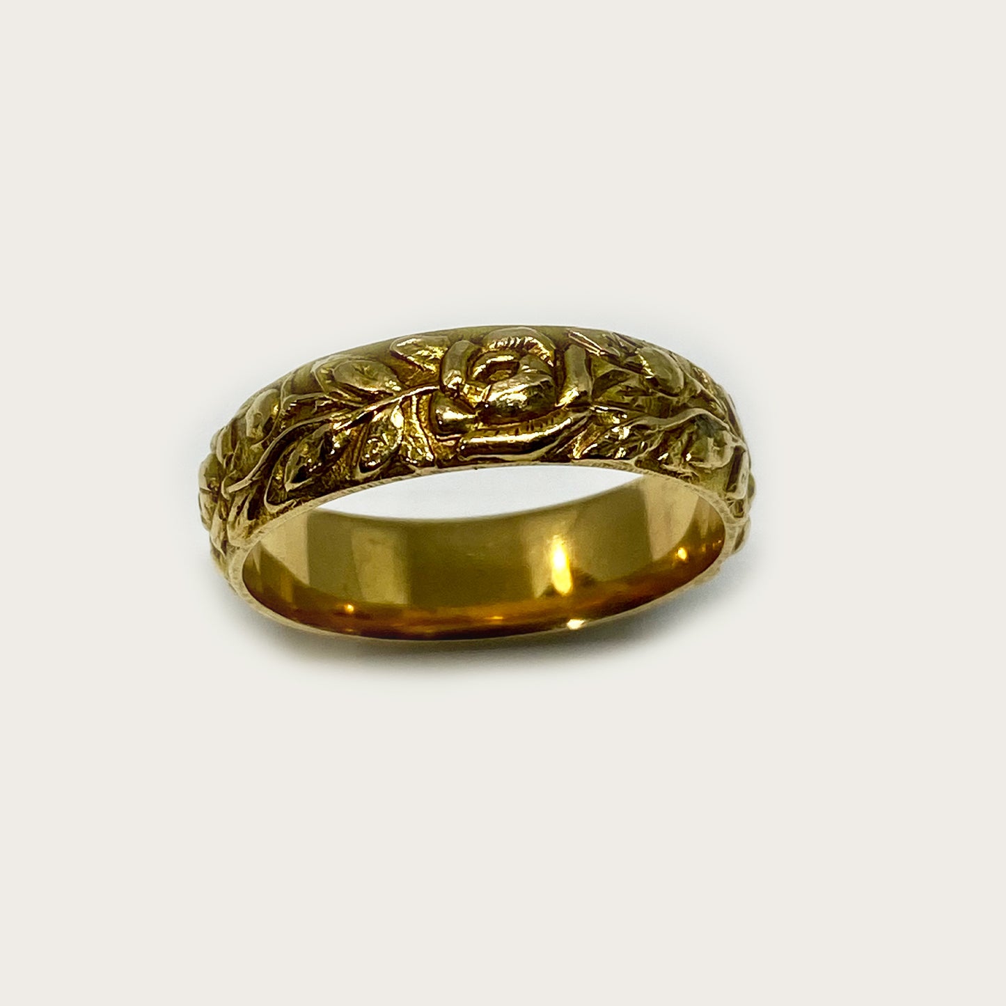 Antique 18k Gold Chased Floral Ring, Victorian Romantic 18 ct Gold Wedding Band Ring