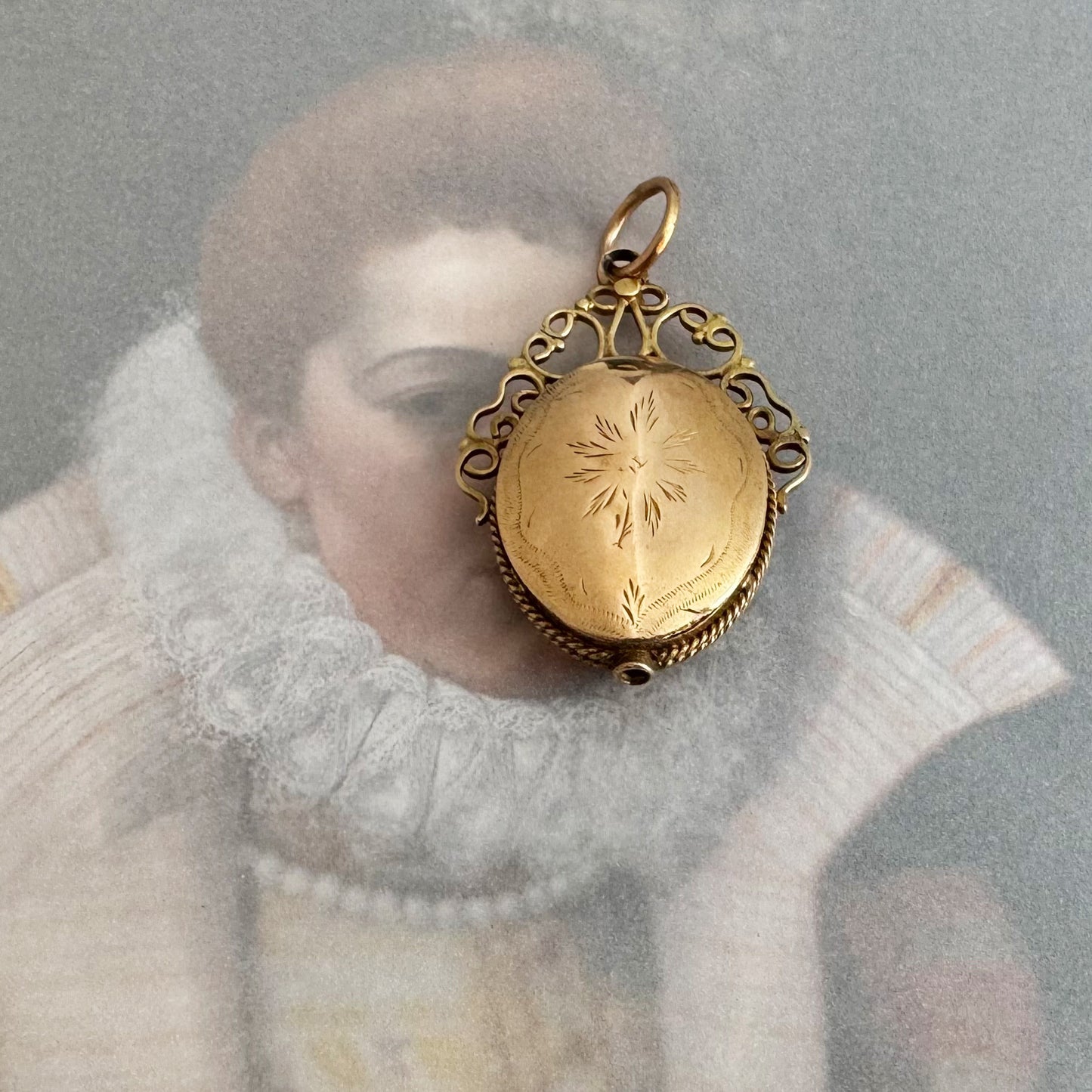 Antique 14k Gold Locket, 14 ct Gold Reliquary, Locket, Portuguese 1800s, Double Sided Locket, Holy Reliquary, 14k Gold Sacred Locket Ex Voto