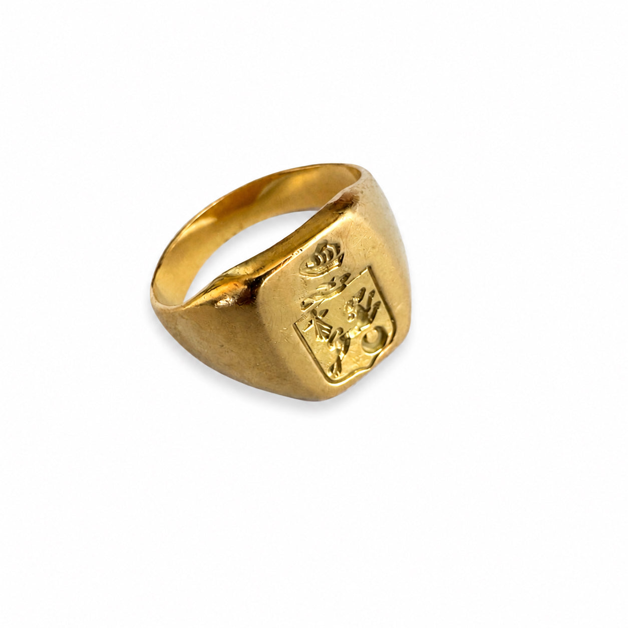 Vintage 18k Gold Signet Ring, Engraved Coat of Arms Crest, Dog Hound Wolf Heraldic Ring, Solid Gold Armorial Ring