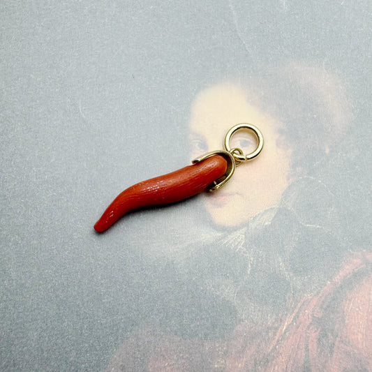 Vintage 18k Gold Coral Horn Pendant, 18 ct Gold Amulet, Mediterranean Coral, Natural Coral, Jewelry, Cornicello, Evil Eye, Corno Charm