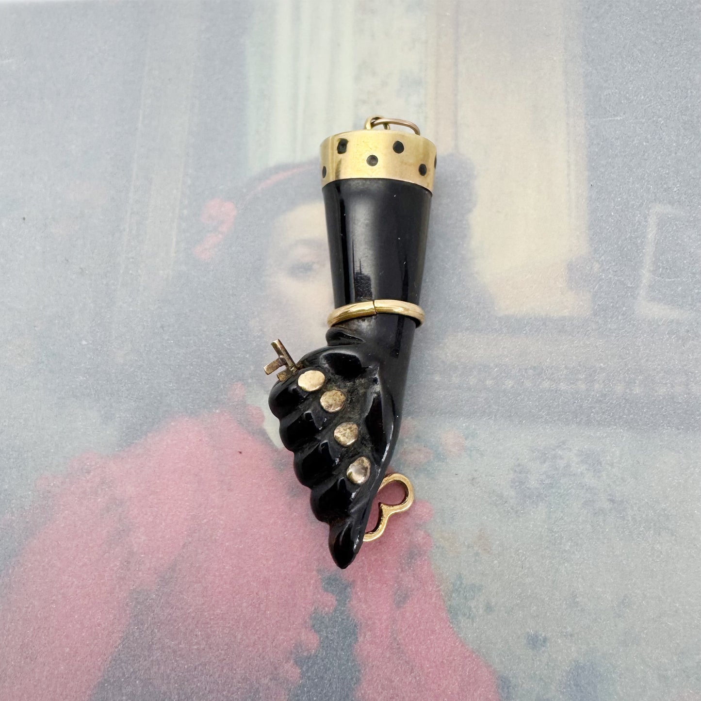 Antique 14k Gold Black Fist Charm, 1920s Figa Pendant, Jet-Style Mano Fico Amulet, Vintage Protection Jewellery