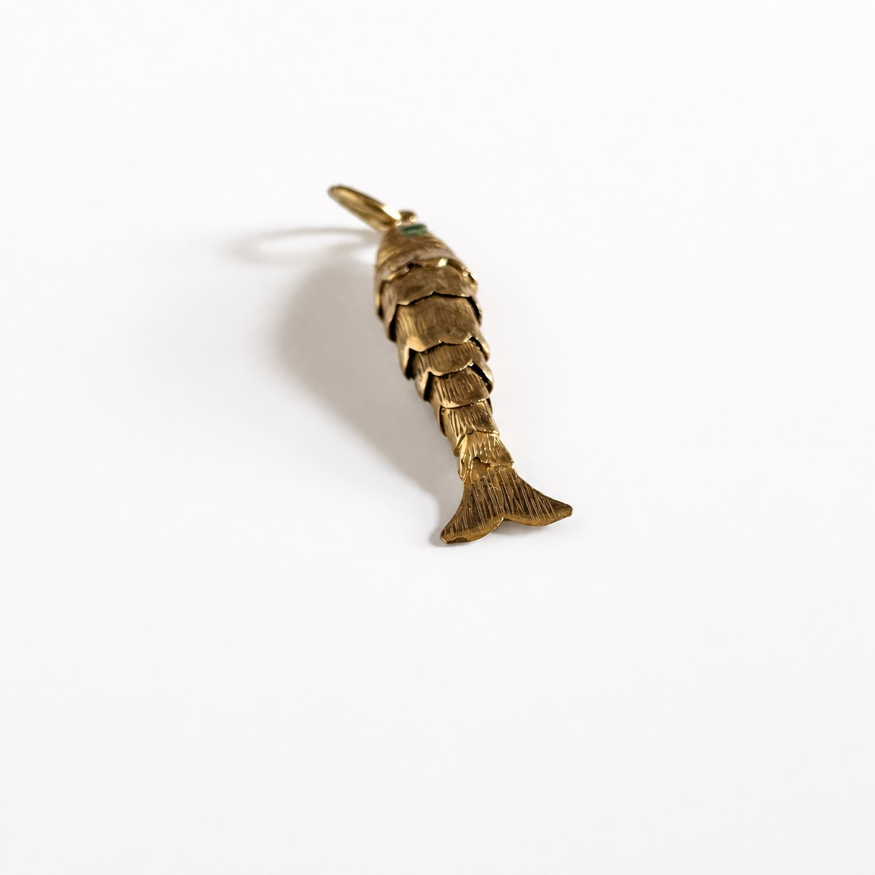 Vintage 18 ct Gold Articulated Fish Pendant with Emerald Eyes, Mid Century Nautical Jewelry, 18k Gold Fish Jewelry