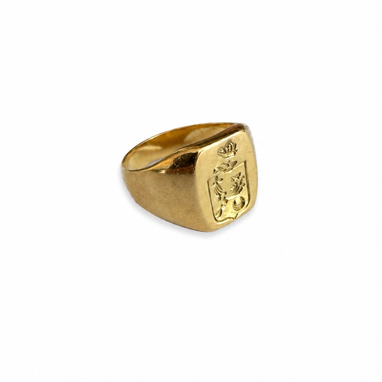 Vintage 18k Gold Signet Ring, Engraved Coat of Arms Crest, Dog Hound Wolf Heraldic Ring, Solid Gold Armorial Ring