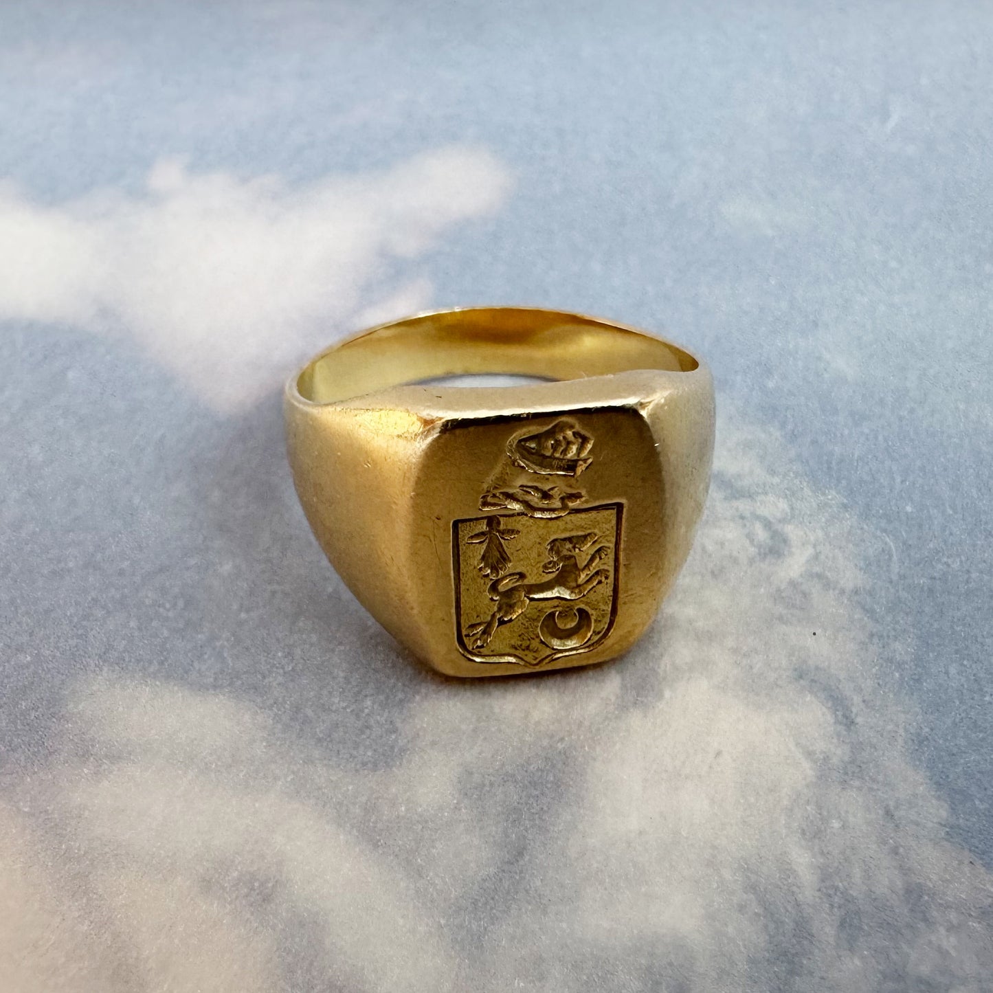 Vintage 18k Gold Signet Ring, Engraved Coat of Arms Crest, Dog Hound Wolf Heraldic Ring, Solid Gold Armorial Ring