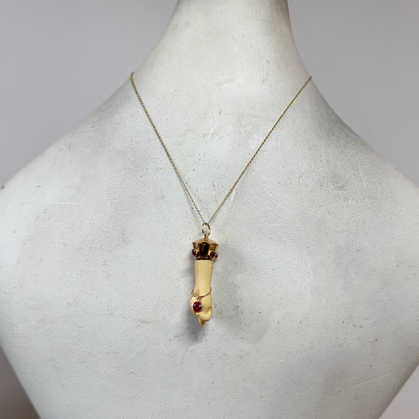 Vintage 18k Gold Figa Hand Pendant, Pink Stones, Large Protective Amulet, 1960s Good Luck Talisman