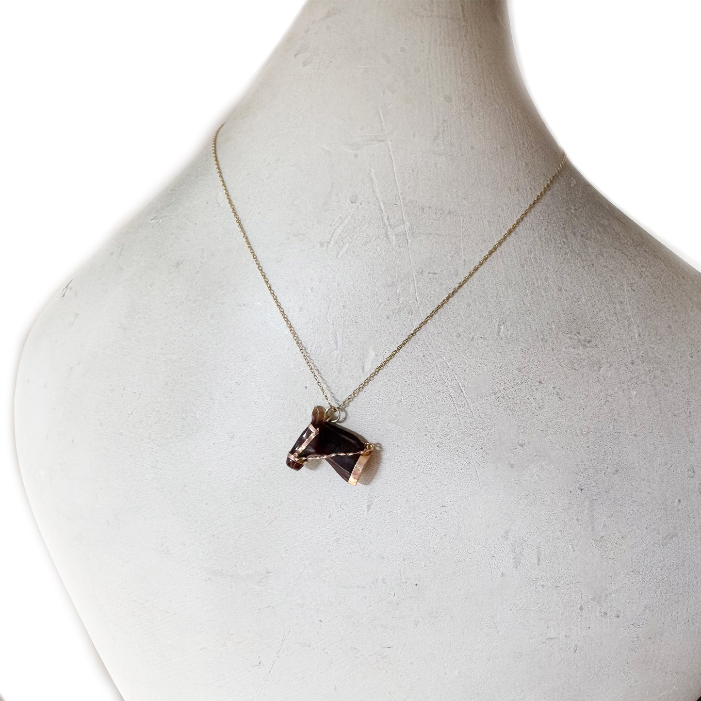 Vintage Horse Head Charm Pendant, Stained Horn & 14k Gold, Equestrian Jewellery, Mid Century Animal Talisman, Antique Style Gold Charm